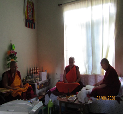 Tibet.de Nonnen Kloster Mundgod Mantra Rezitationen