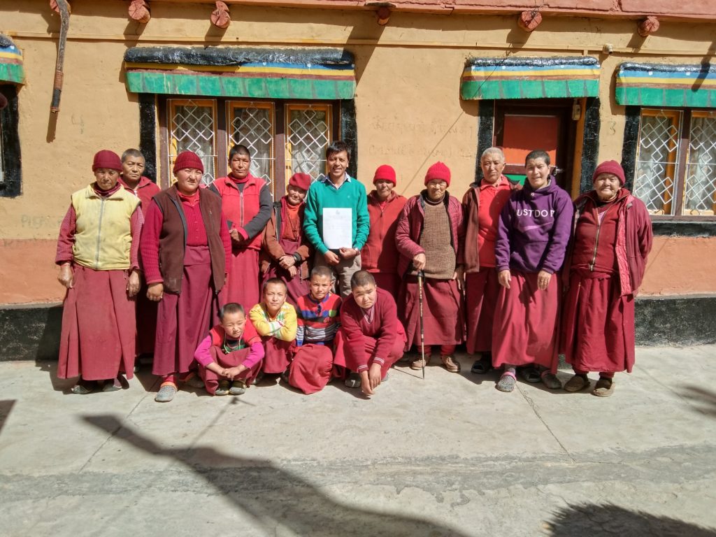 Nonnen des Changchub Chöling Kloster Wakha/ Ladakh Tibet.de