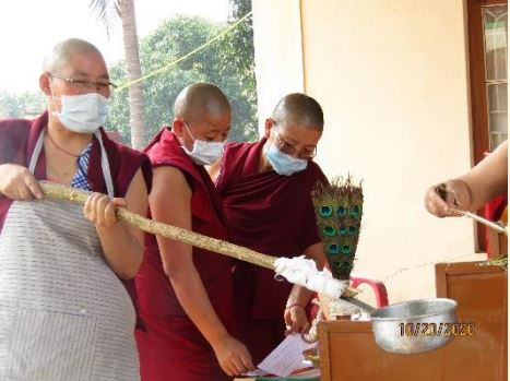 Tibet.de Nonnen Patenschaften Feuerritual 